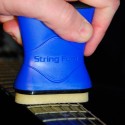 MusicNomad String Fuel - Detergente e lubrificante per corde - vai con la sigla